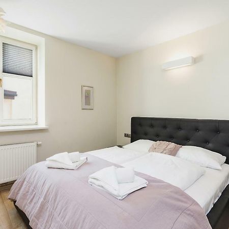 Apartments Cracow Miodowa By Renters Krakkó Kültér fotó